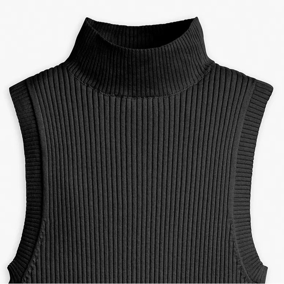 Levi’s TULIP MOCKNECK TANK TOP - Picture 3 of 7